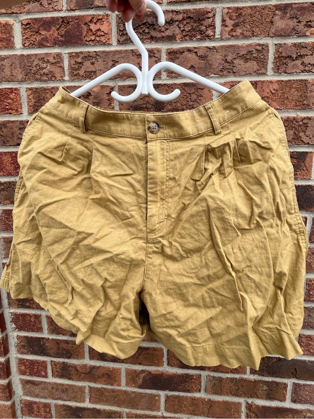 Uniqlo Pleated High-Waist Mustard Yellow Women's Shorts